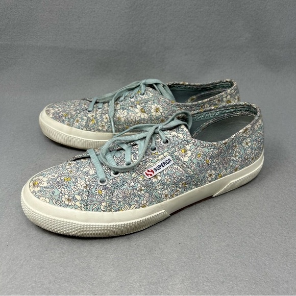 Superga Women's 2750 Flower Print Sneaker, Light Blue, Women’s Size US 8/EU 39 - Picture 1 of 14